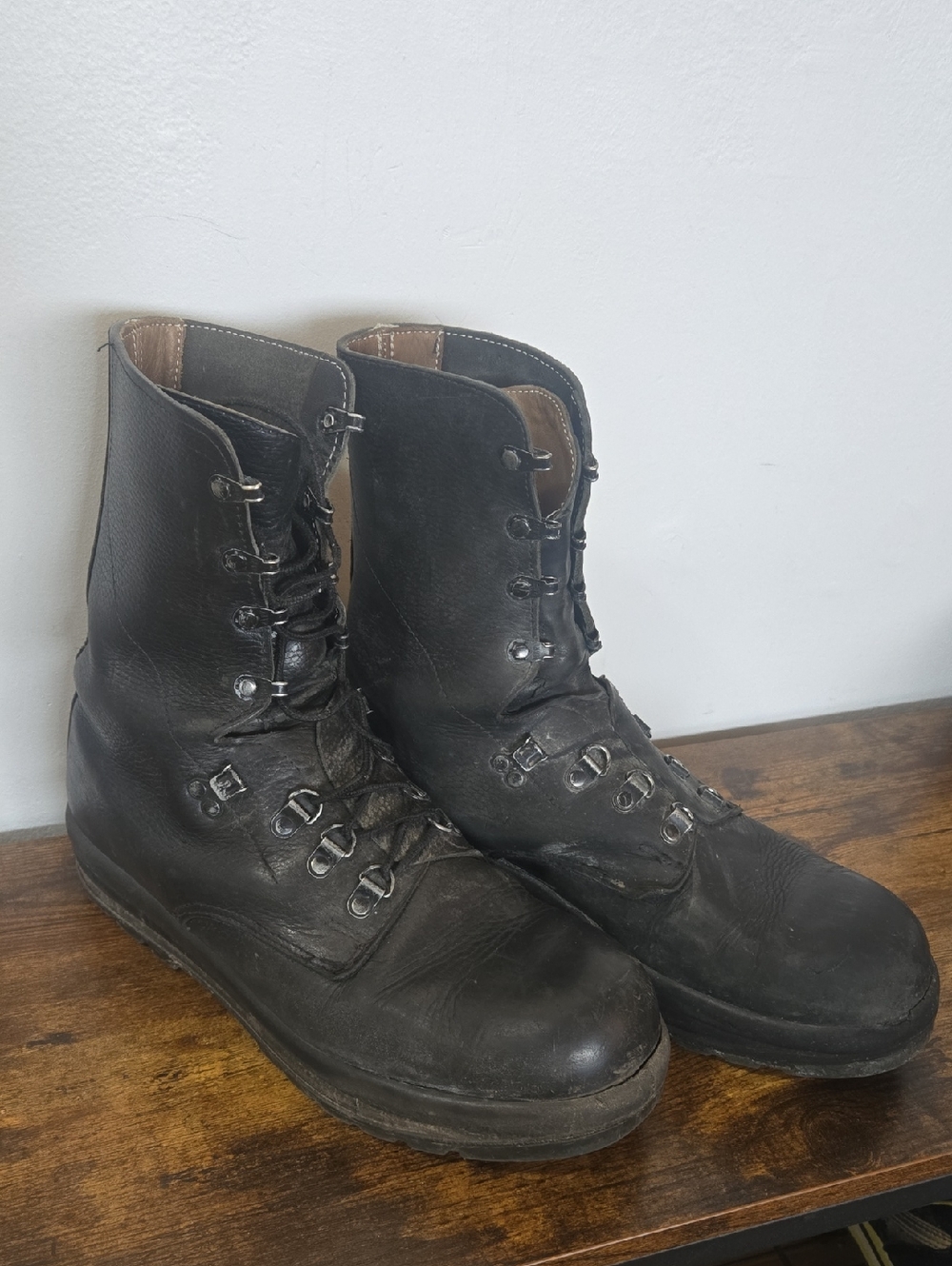 Vintage Original MINERVA 15 Swiss, Army High Mountain Hiking Boots shoes 300